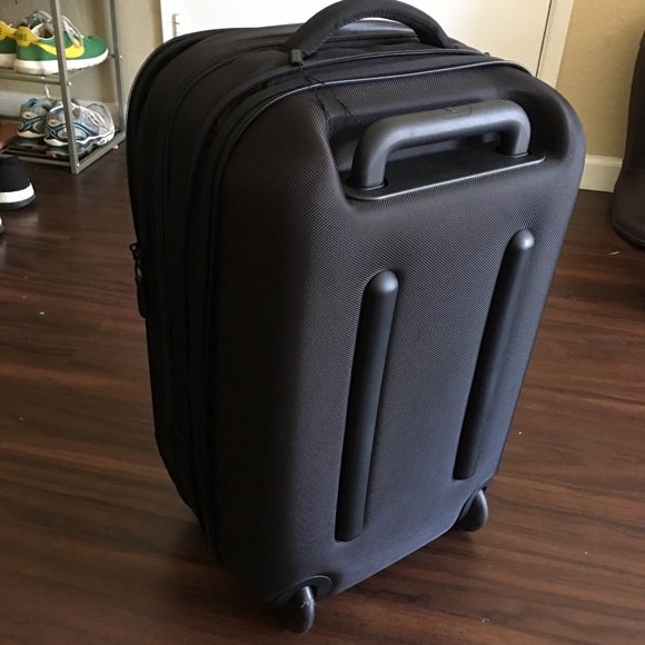 Incase via roller 21 Clearance